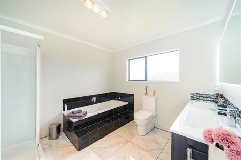 Photo of property in 160b Kelvin Grove Road, Kelvin Grove, Palmerston North, 4414