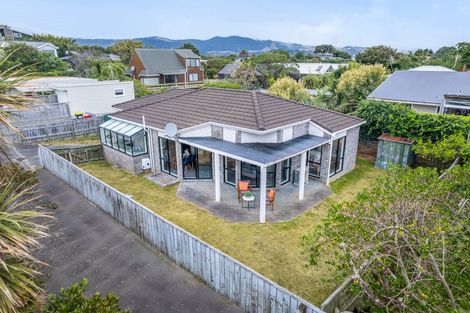Photo of property in 12 Toru Road, Paraparaumu Beach, Paraparaumu, 5032