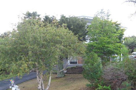 Photo of property in 17a Parr Terrace, Castor Bay, Auckland, 0620
