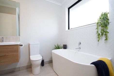 Photo of property in 8 Whanga Lane, Helensville, 0800