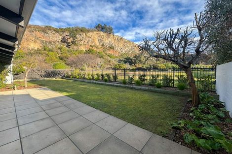 Photo of property in 26 Raekura Place, Redcliffs, Christchurch, 8081