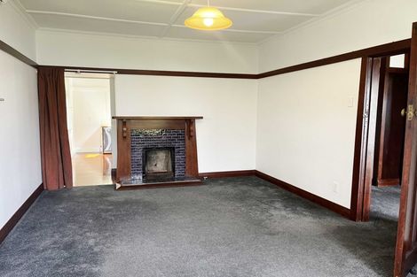 Photo of property in 19 Highbury Crescent, Aro Valley, Wellington, 6012