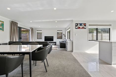 Photo of property in 47 Couldrey Crescent, Red Beach, 0932