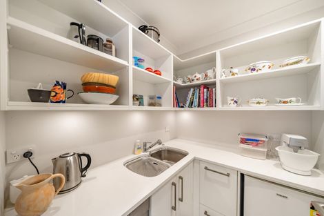 Photo of property in 6 Bateson Way, Heretaunga, Upper Hutt, 5018