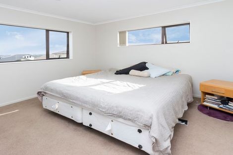 Photo of property in 71 Keri Vista Rise, Papakura, 2110