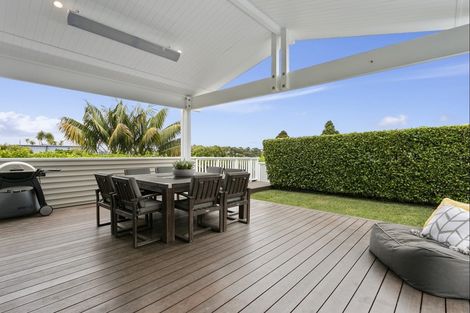Photo of property in 35 Seaview Avenue, Northcote, Auckland, 0627