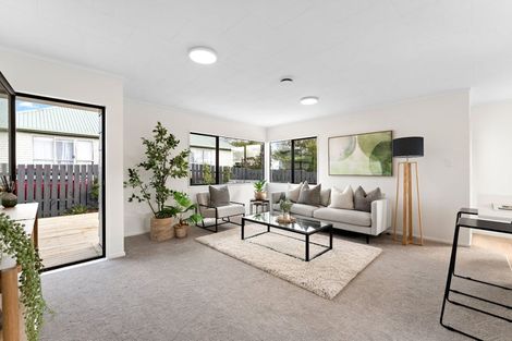 Photo of property in 2/7 Rewarewa Road, Te Atatu Peninsula, Auckland, 0610