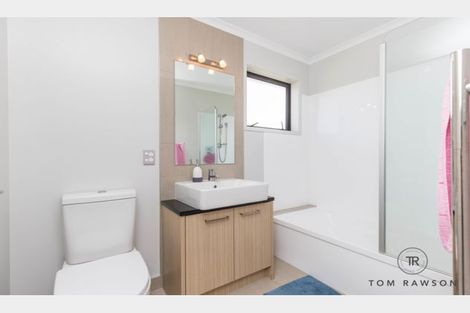 Photo of property in 13 Hirimate Place, Flat Bush, Auckland, 2019