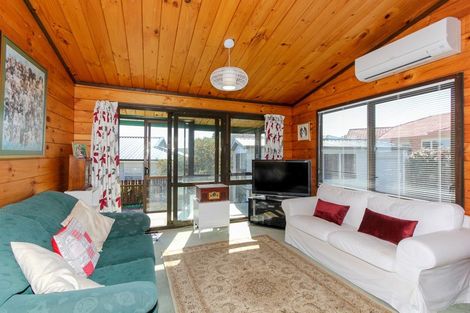 Photo of property in 22b York Crescent, Westown, New Plymouth, 4310