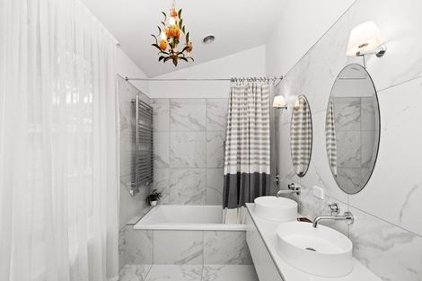 Photo of property in 6 Finnis Lane, Hospital Hill, Napier, 4110