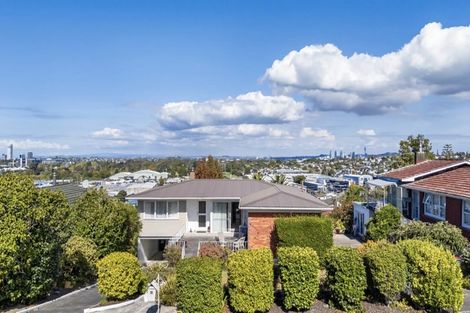 Photo of property in 23 Marcel Place, Glenfield, Auckland, 0629