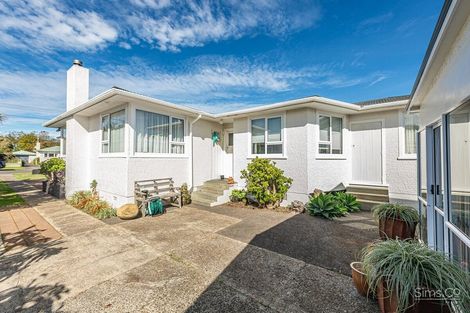 Photo of property in 34 Selwyn Crescent, College Estate, Whanganui, 4500