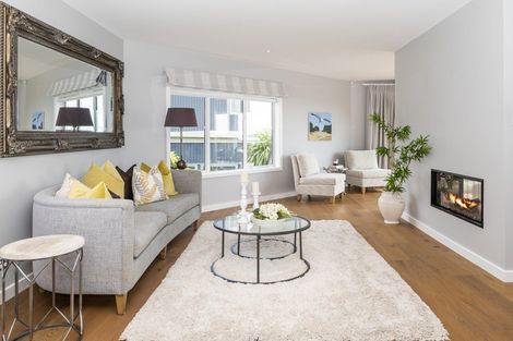 Photo of property in 74 Mellons Bay Road, Mellons Bay, Auckland, 2014