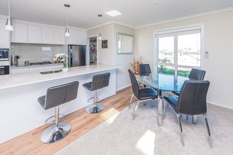 Photo of property in 37 Golf Vue Place, Castlecliff, Whanganui, 4501