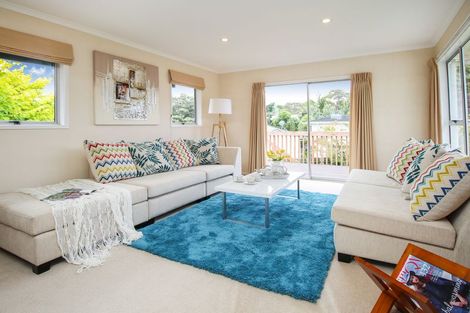 Photo of property in 19 St Catherine Crescent, West Harbour, Auckland, 0618