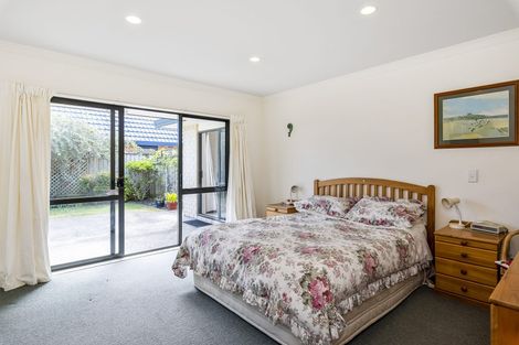 Photo of property in 10 Aburoc Place, Paraparaumu Beach, Paraparaumu, 5032