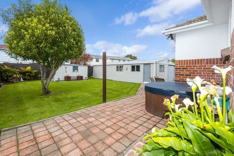 Photo of property in 61 Hikurangi Street, Trentham, Upper Hutt, 5018