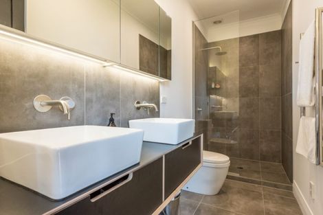 Photo of property in 9 Easdale Street, Kelburn, Wellington, 6012