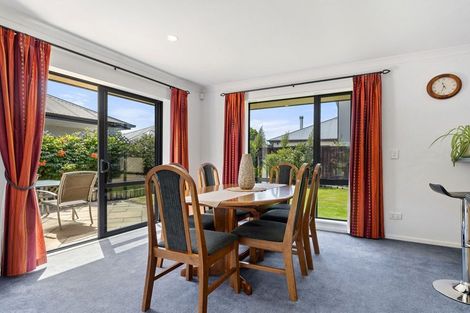 Photo of property in 8 Seclusion Lane, Parklands, Christchurch, 8083