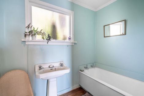 Photo of property in 78 Marine Parade, Bluff, 9814