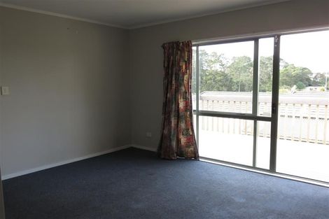Photo of property in 10 Aldern Road, Massey, Auckland, 0614