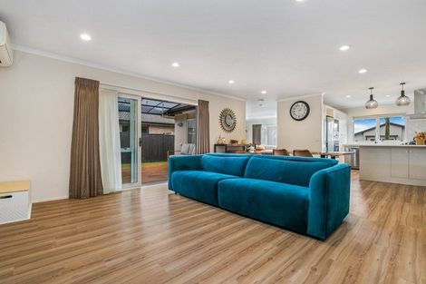 Photo of property in 7 Disley Road, Wattle Downs, Auckland, 2103