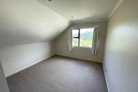 Photo of property in 30a Domanski Crescent, Owhiro Bay, Wellington, 6023