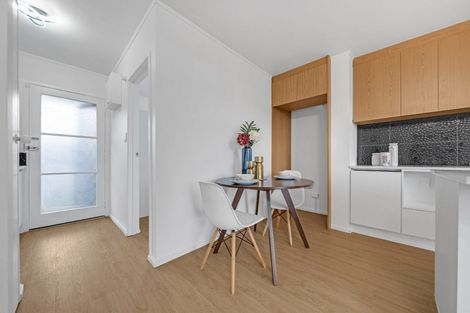 Photo of property in 2/4173a Great North Road, Glen Eden, Auckland, 0602