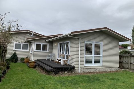 Photo of property in 12 Sunny Glen, Waikanae, 5036