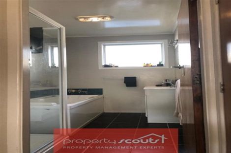 Photo of property in 2 Saxton Road, Upper Vogeltown, New Plymouth, 4310