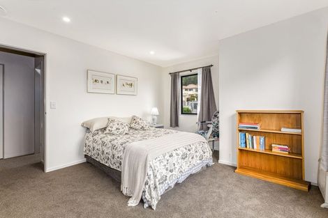Photo of property in 11 Glengavel Grove, Papakowhai, Porirua, 5024