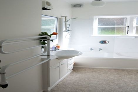 Photo of property in 18 Trelissick Crescent, Ngaio, Wellington, 6035