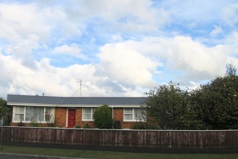 Photo of property in 2 Matthews Crescent, Melville, Hamilton, 3206