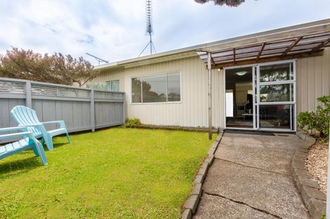 Photo of property in 2/200 Chivalry Road, Glenfield, Auckland, 0629