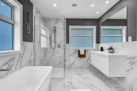 Photo of property in 2 Snell Road, Tikorangi, Waitara, 4383