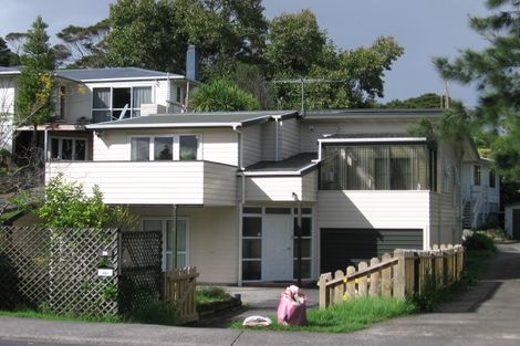 Photo of property in 1/38 Atkinson Road, Titirangi, Auckland, 0604
