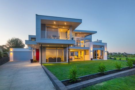 Photo of property in 7 Karemoana Drive, Te Atatu Peninsula, Auckland, 0610