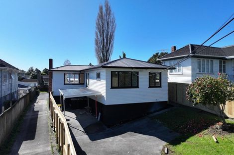 Photo of property in 1/15 Netherlands Avenue, Kelston, Auckland, 0602