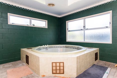 Photo of property in 390 Aberdeen Road, Gisborne, 4010