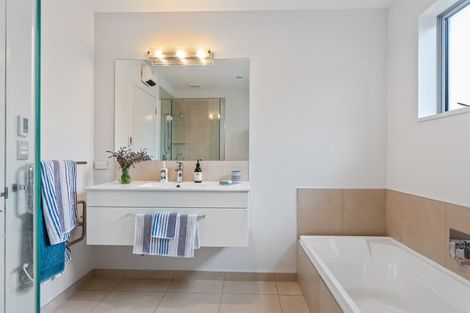 Photo of property in 28 Bank Street, Amberley, 7410