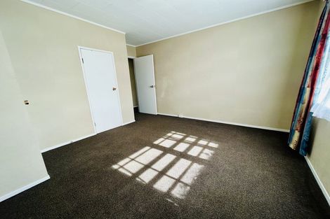 Photo of property in 20 Newland Grove, Henderson, Auckland, 0610
