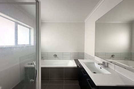 Photo of property in 66 Fairview Avenue, Fairview Heights, Auckland, 0632