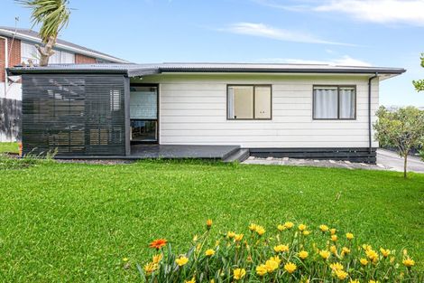 Photo of property in 274 Great North Road, Henderson, Auckland, 0612
