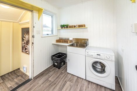 Photo of property in 43 Harper Street, Gonville, Whanganui, 4501