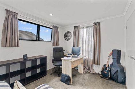 Photo of property in 25 Hitori Street, Weymouth, Auckland, 2103