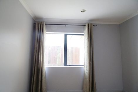 Photo of property in 72 Glenveagh Park Drive, Weymouth, Auckland, 2103