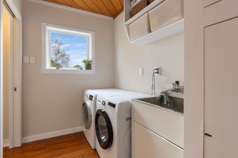 Photo of property in 3 Hawea Street, Merrilands, New Plymouth, 4312