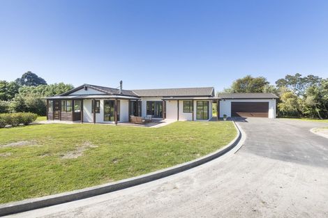 Photo of property in 32 Schnell Drive, Kelvin Grove, Palmerston North, 4414