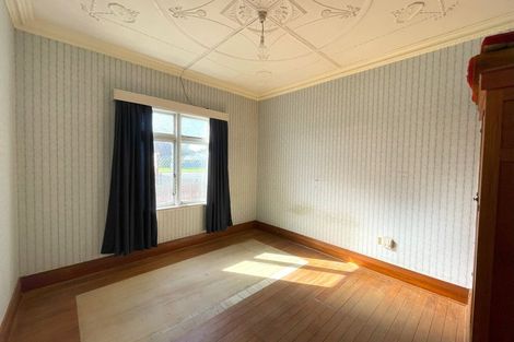 Photo of property in 105 Macandrew Road, South Dunedin, Dunedin, 9012