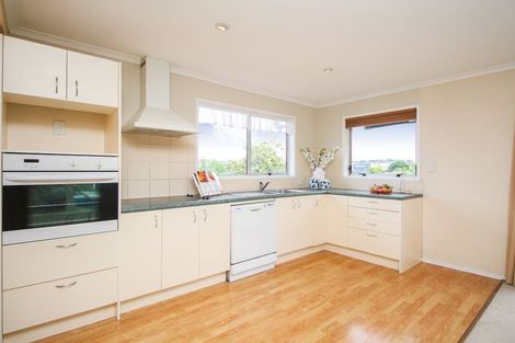 Photo of property in 19 St Catherine Crescent, West Harbour, Auckland, 0618